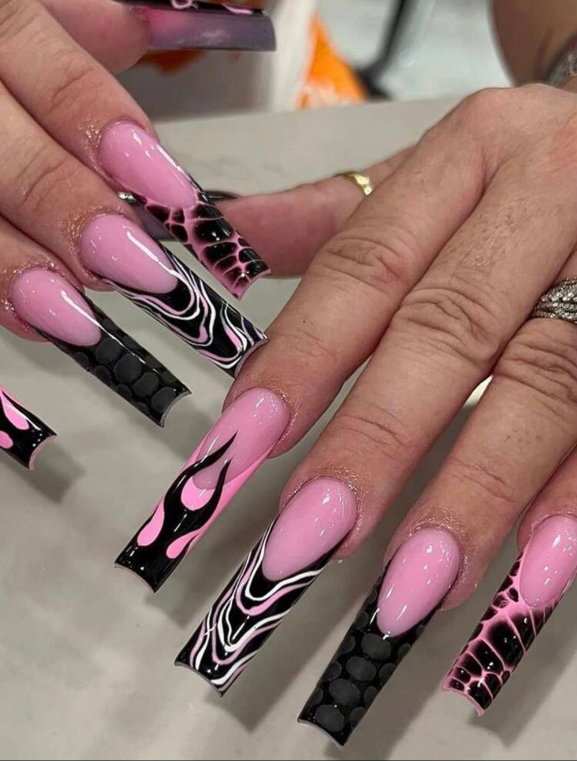 Pink & Black Press Ons